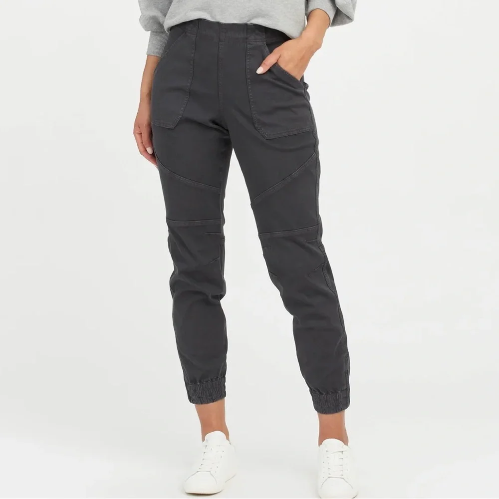 SPANX Stretch Twill Cargo Jogger Size Medium Contemporary Modern Effortless